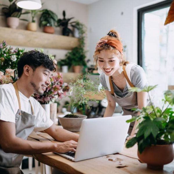 gardening-business-owners-1000x667